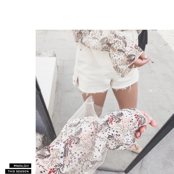 Chiffon Floral Patterned Blouse - Picture 3 of 4